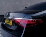 2022 Mercedes-Benz S 580 e L Plug-In Hybrid (UK-Spec) Tail Light Wallpapers 150x120 (35)