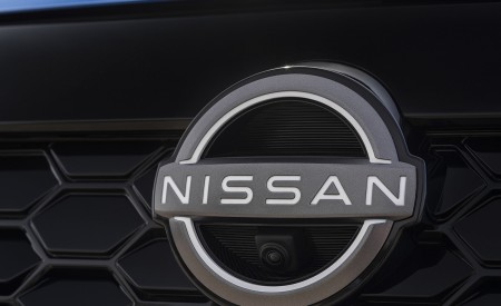 2022 Nissan JUKE Hybrid Badge Wallpapers 450x275 (47)