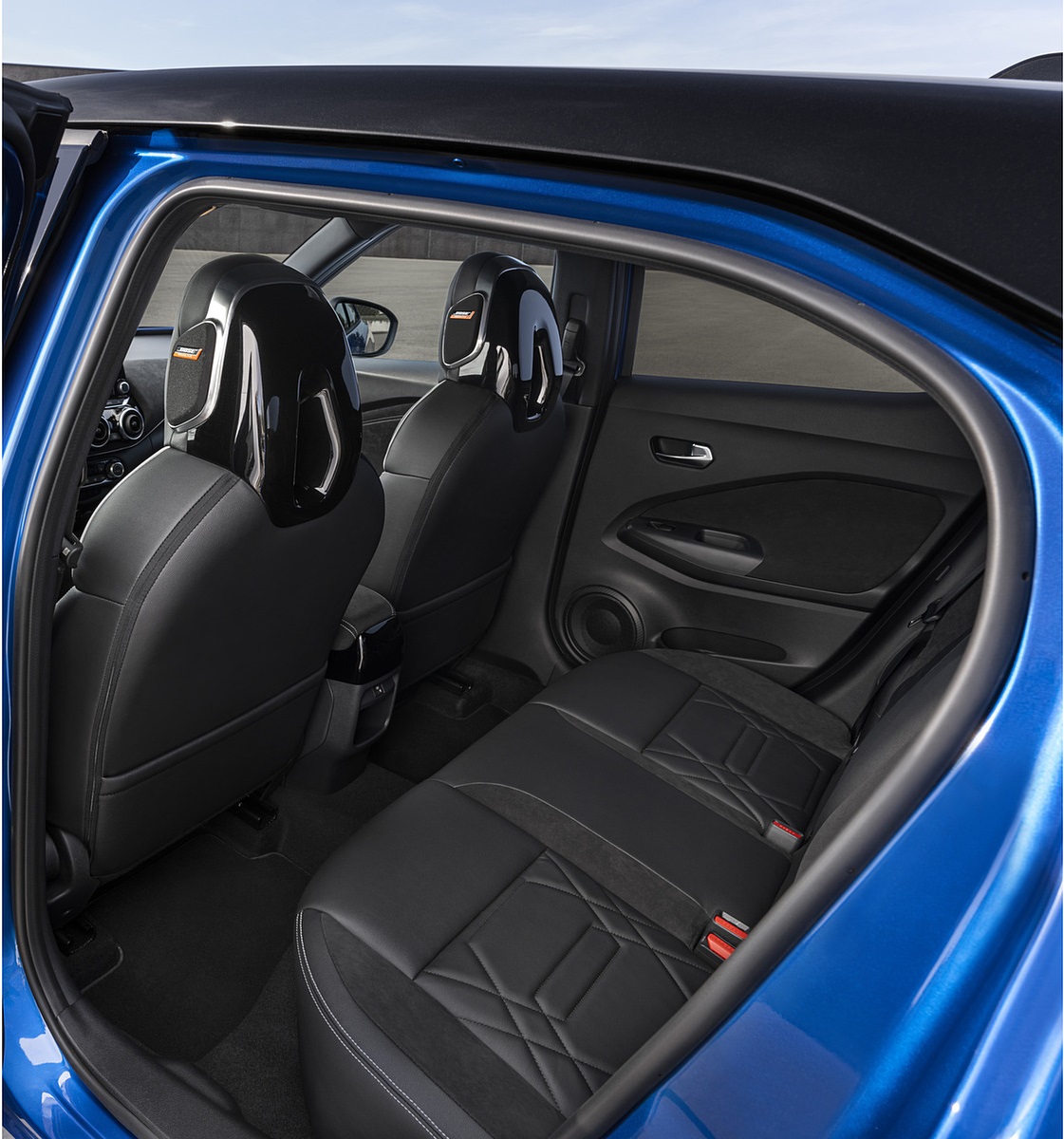 2022 Nissan JUKE Hybrid Interior Rear Seats Wallpapers #85 of 90