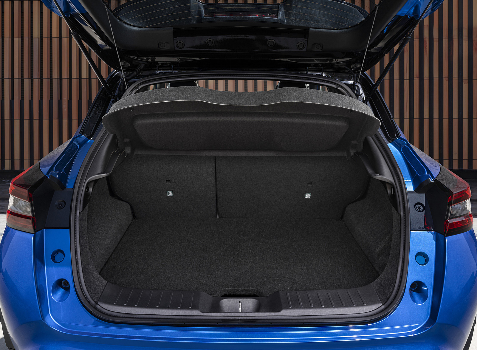 2022 Nissan JUKE Hybrid Trunk Wallpapers #90 of 90