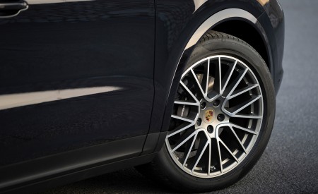 2022 Porsche Cayenne Platinum Edition (Color: Jet Black Metallic) Wheel Wallpapers 450x275 (19)