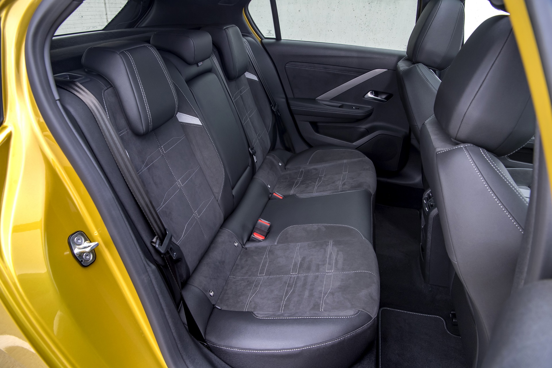 2022 Vauxhall Astra Ultimate Interior Rear Seats Wallpapers #90 of 94