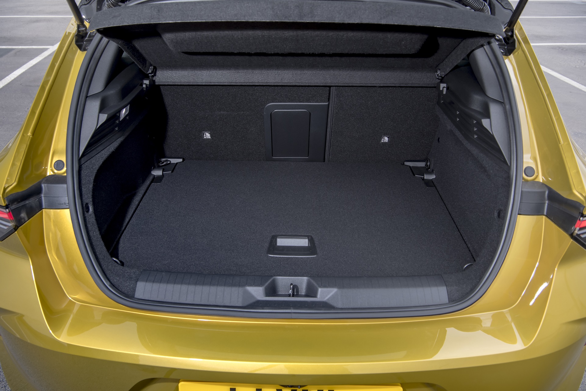 2022 Vauxhall Astra Ultimate Trunk Wallpapers  #92 of 94