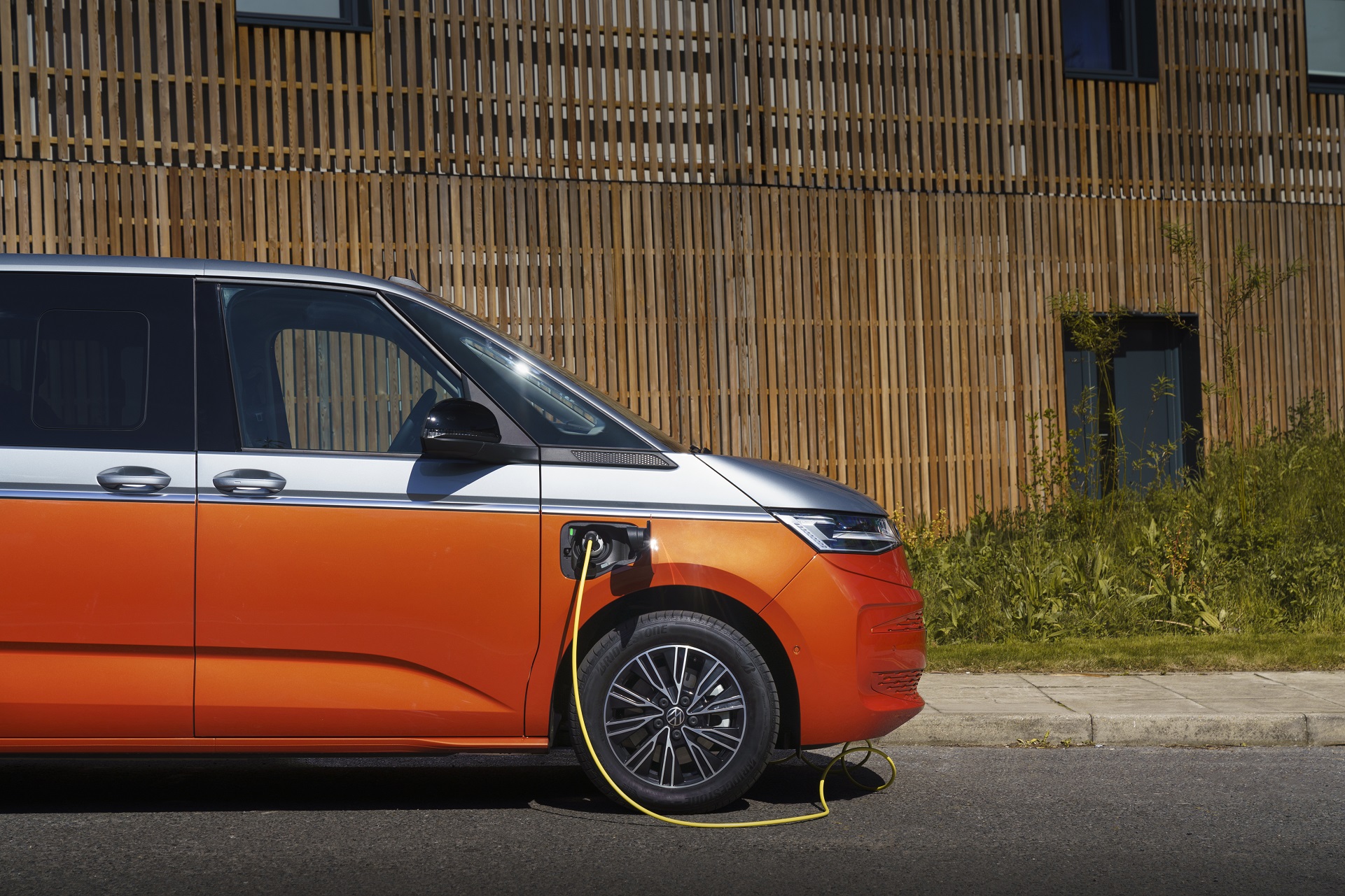 2022 Volkswagen Multivan (UK-Spec) Charging Connector Wallpapers #24 of 46