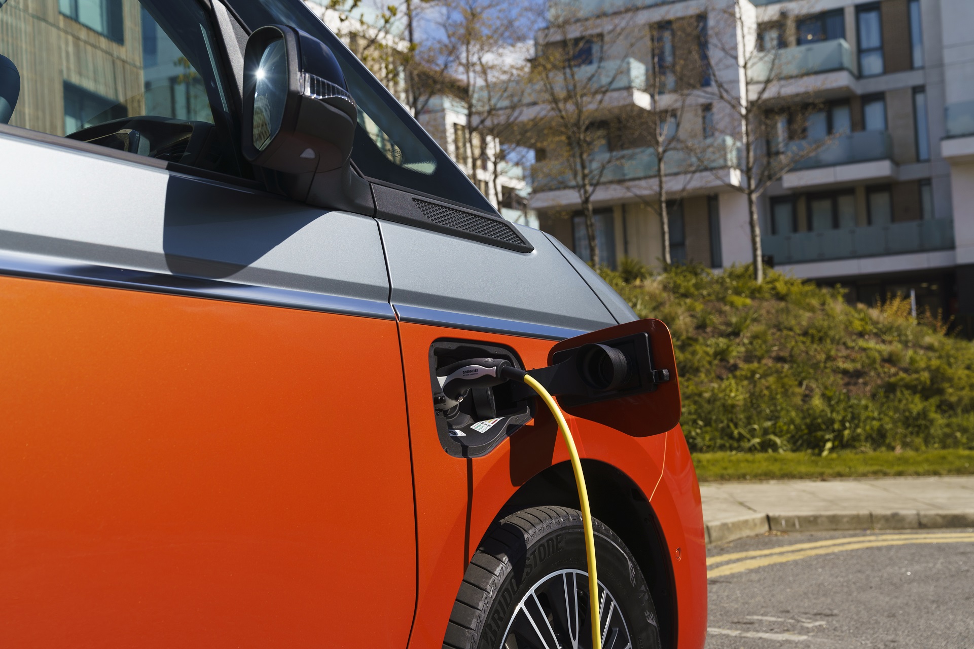 2022 Volkswagen Multivan (UK-Spec) Charging Connector Wallpapers #25 of 46