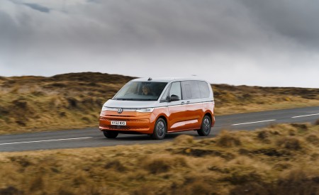 2022 Volkswagen Multivan (UK-Spec) Front Three-Quarter Wallpapers 450x275 (8)