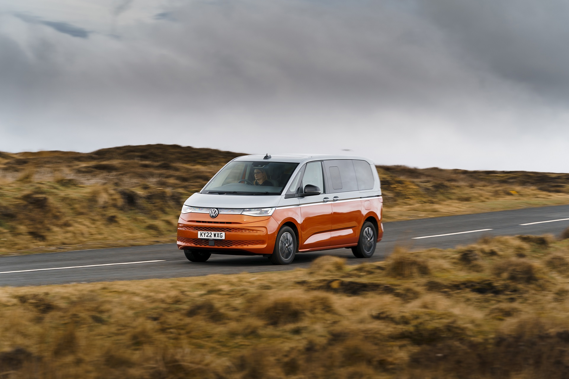 2022 Volkswagen Multivan (UK-Spec) Front Three-Quarter Wallpapers (8)