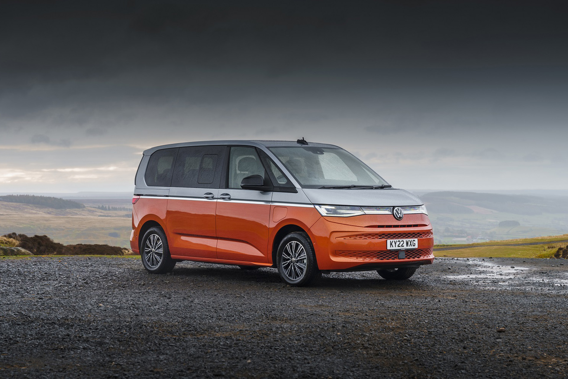 2022 Volkswagen Multivan (UK-Spec) Front Three-Quarter Wallpapers (2)