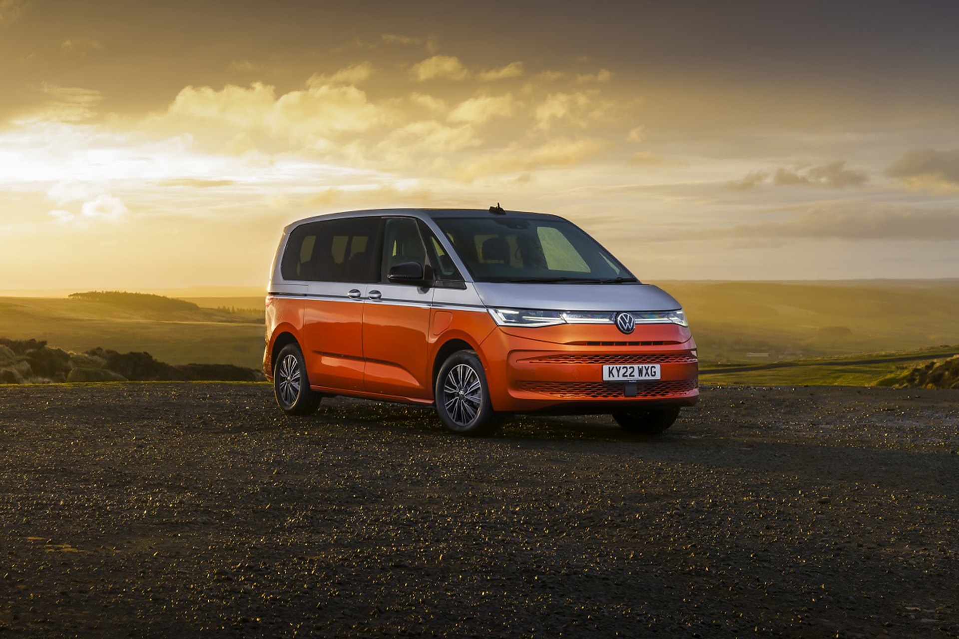 2022 Volkswagen Multivan (UK-Spec) Front Three-Quarter Wallpapers #3 of 46