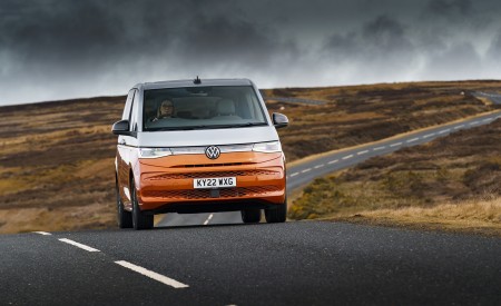 2022 Volkswagen Multivan (UK-Spec) Front Wallpapers  450x275 (11)