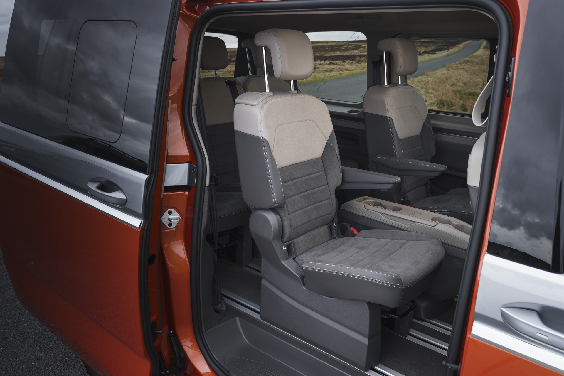 2022 Volkswagen Multivan (UK-Spec) Interior Rear Seats Wallpapers  #42 of 46