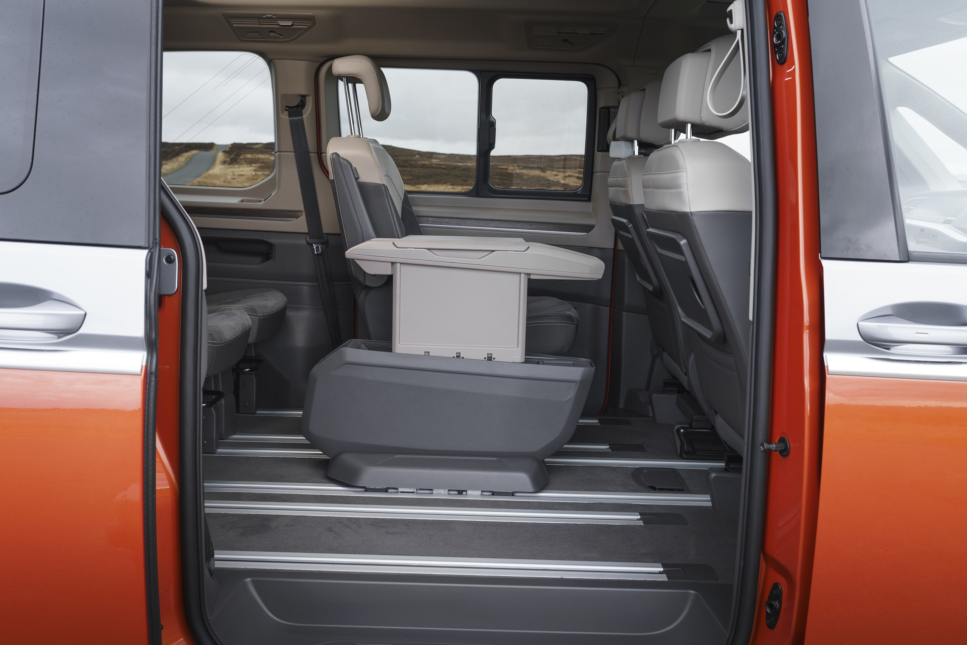 2022 Volkswagen Multivan (UK-Spec) Interior Rear Seats Wallpapers #43 of 46