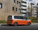2022 Volkswagen Multivan (UK-Spec) Rear Three-Quarter Wallpapers 150x120 (17)