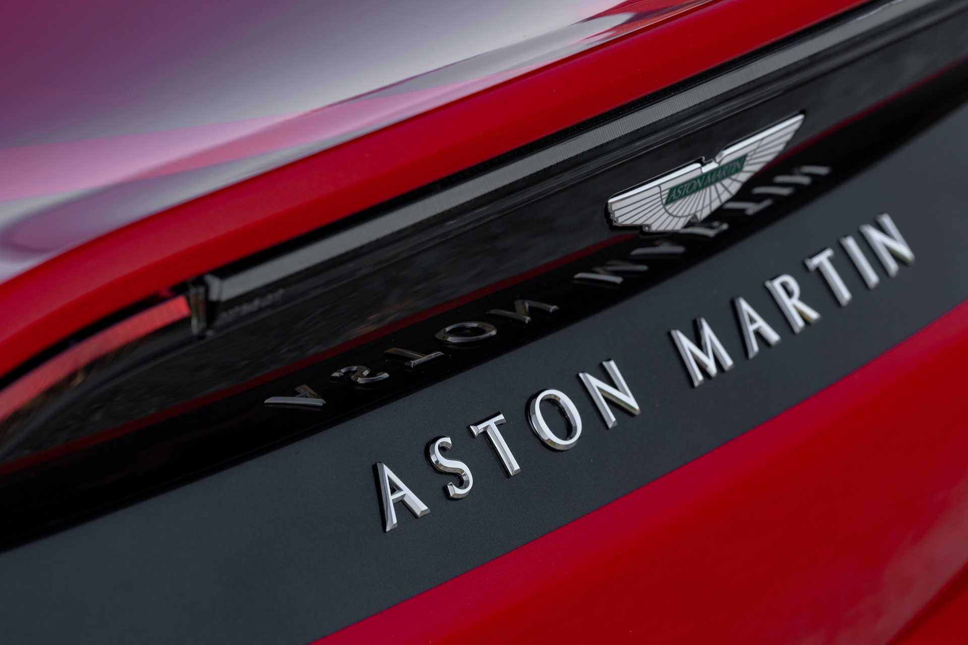 2023 Aston Martin V12 Vantage Badge Wallpapers #26 of 51