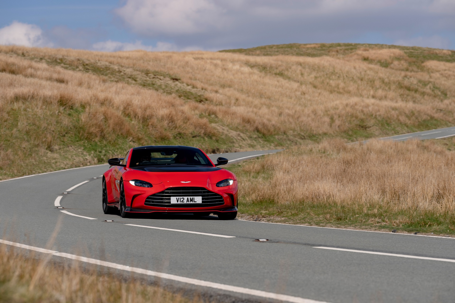 2023 Aston Martin V12 Vantage Front Wallpapers  #9 of 51