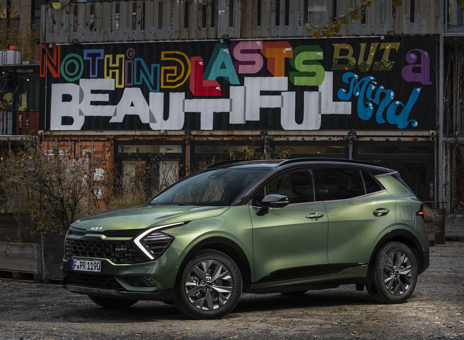 2023 Kia Sportage (Color: Experience Green; Euro-Spec) Front Three-Quarter Wallpapers  #55 of 106