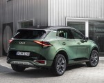 2023 Kia Sportage (Color: Experience Green; Euro-Spec) Rear Three-Quarter Wallpapers 150x120 (54)