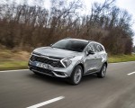 2023 Kia Sportage (Color: Lunar Silver; Euro-Spec) Front Three-Quarter Wallpapers 150x120