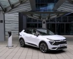 2023 Kia Sportage PHEV (Euro-Spec) Front Three-Quarter Wallpapers 150x120