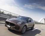 2023 Maserati Grecale GT (Color: Bronzo Opaco) Front Three-Quarter Wallpapers 150x120 (1)