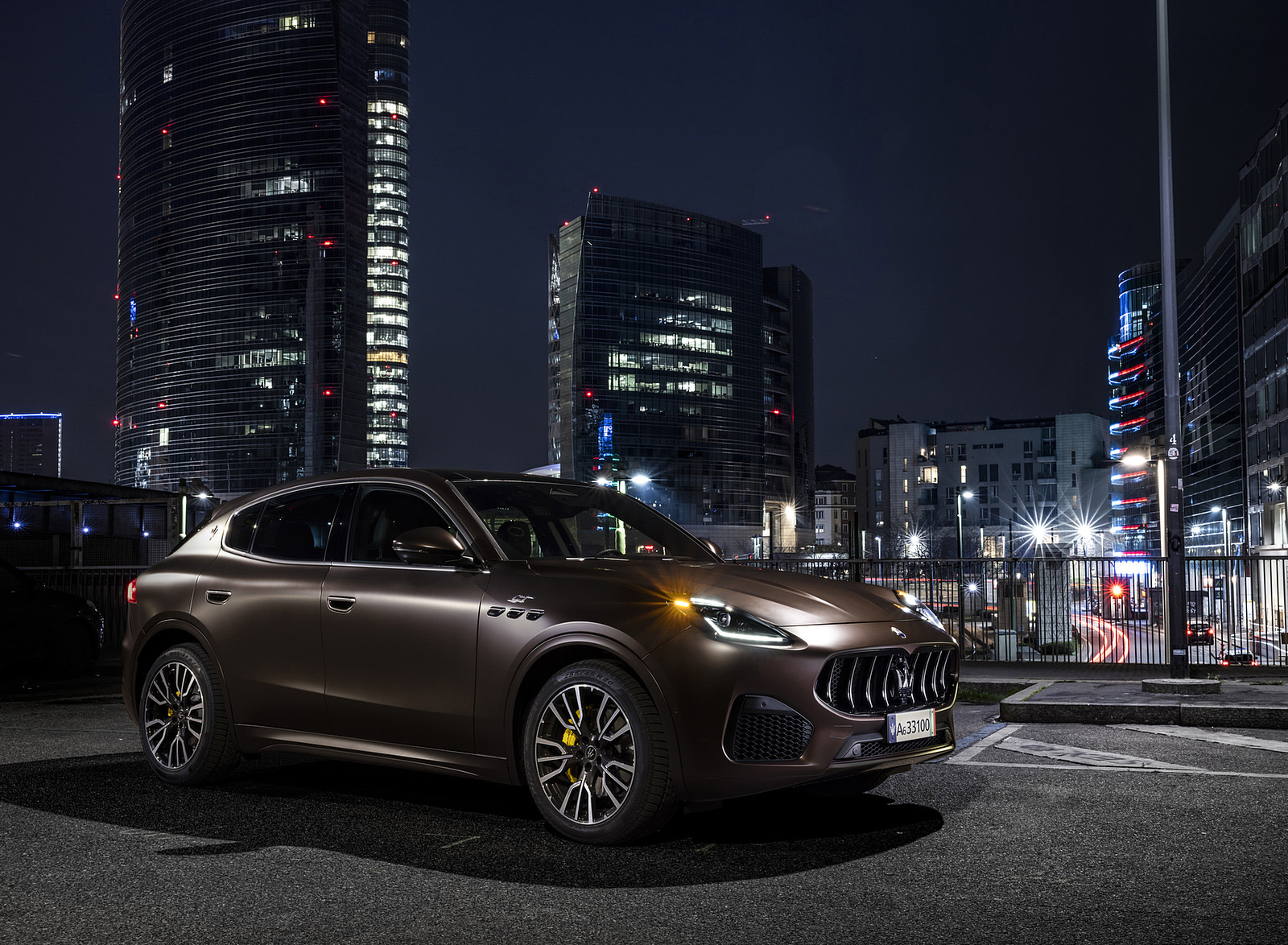 2023 Maserati Grecale GT (Color: Bronzo Opaco) Front Three-Quarter Wallpapers #28 of 58