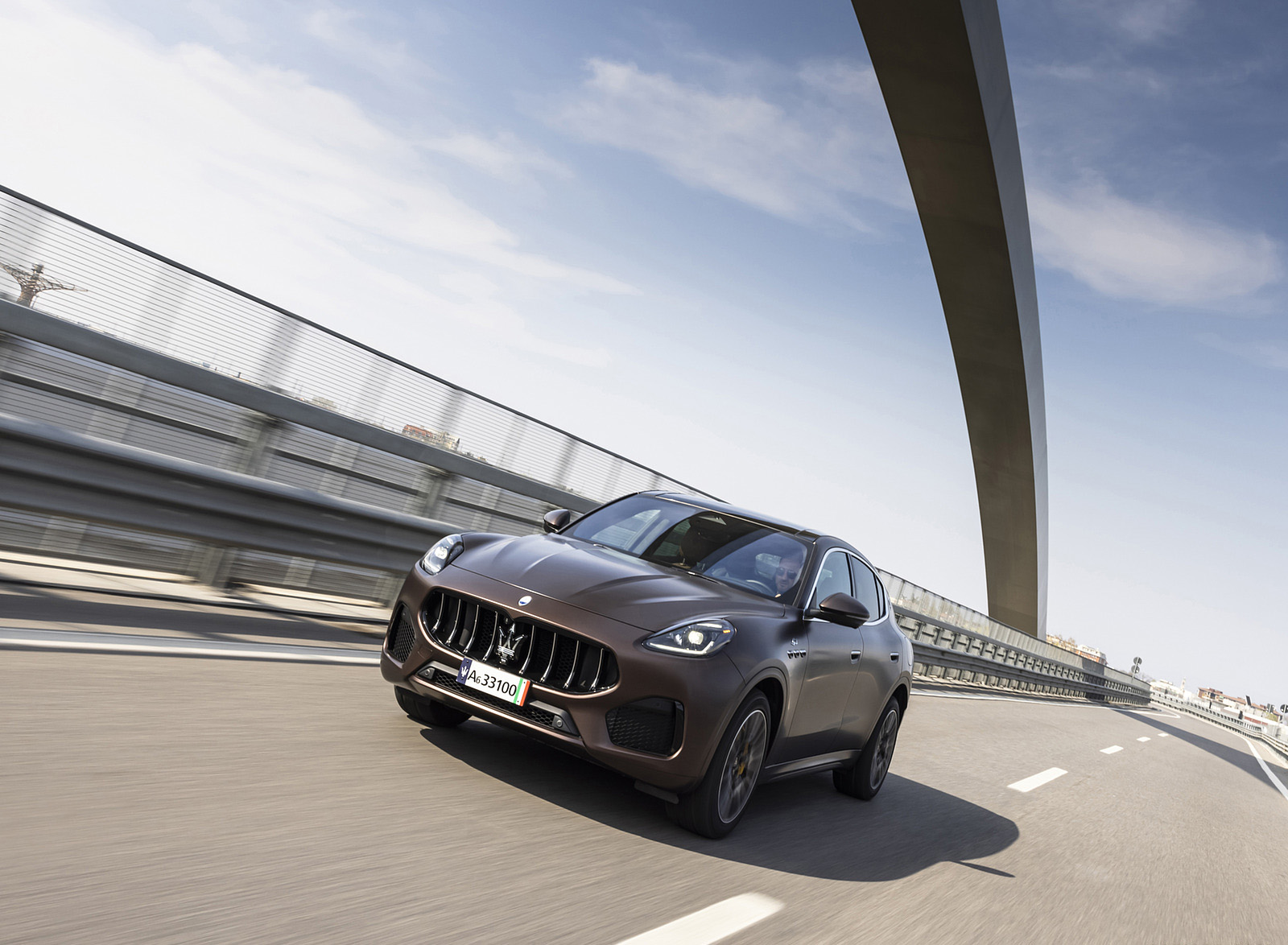 2023 Maserati Grecale GT (Color: Bronzo Opaco) Front Wallpapers (6)
