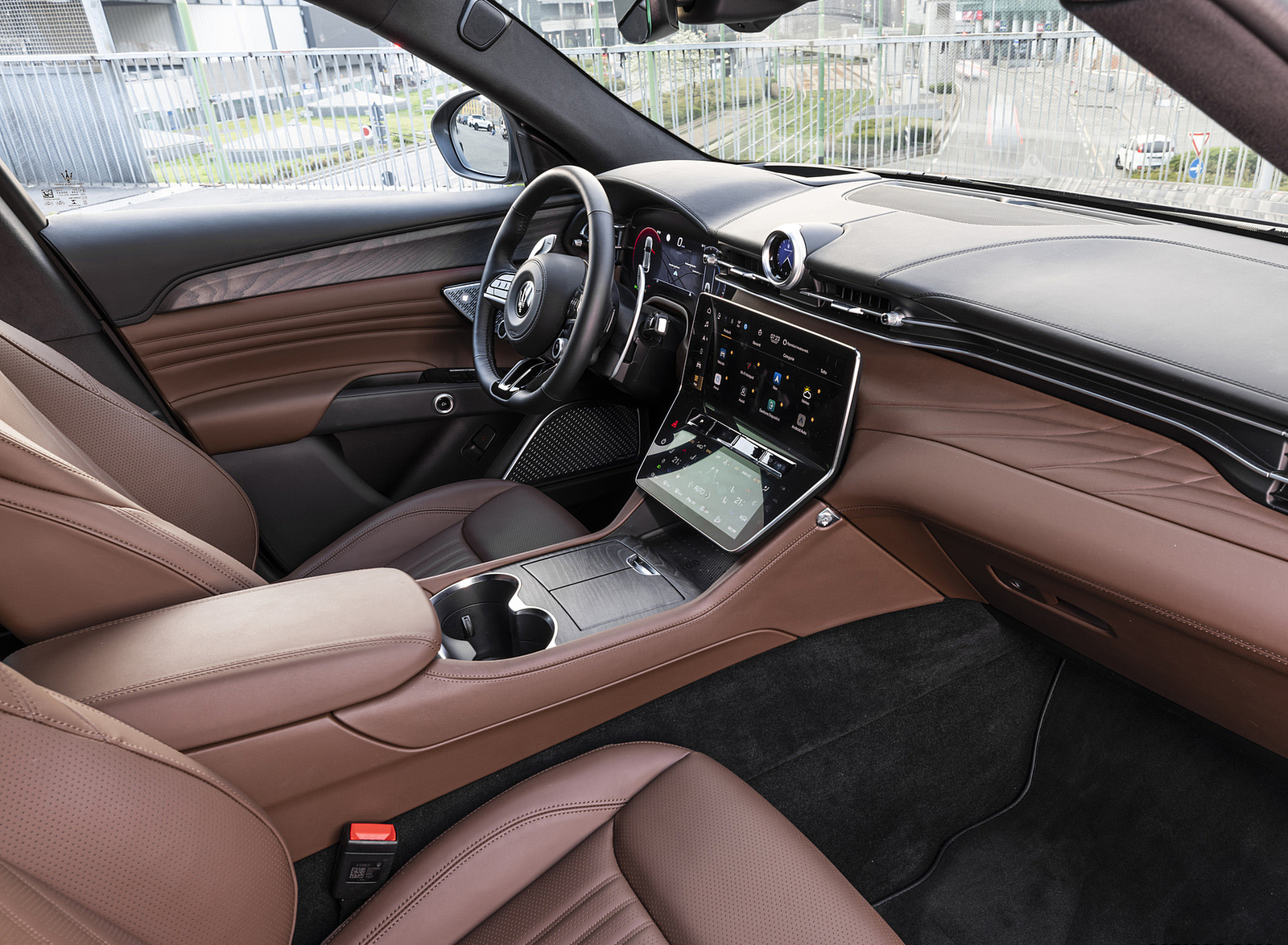 2023 Maserati Grecale GT (Color: Bronzo Opaco) Interior Wallpapers #42 of 58
