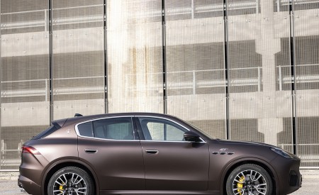 2023 Maserati Grecale GT (Color: Bronzo Opaco) Side Wallpapers 450x275 (27)