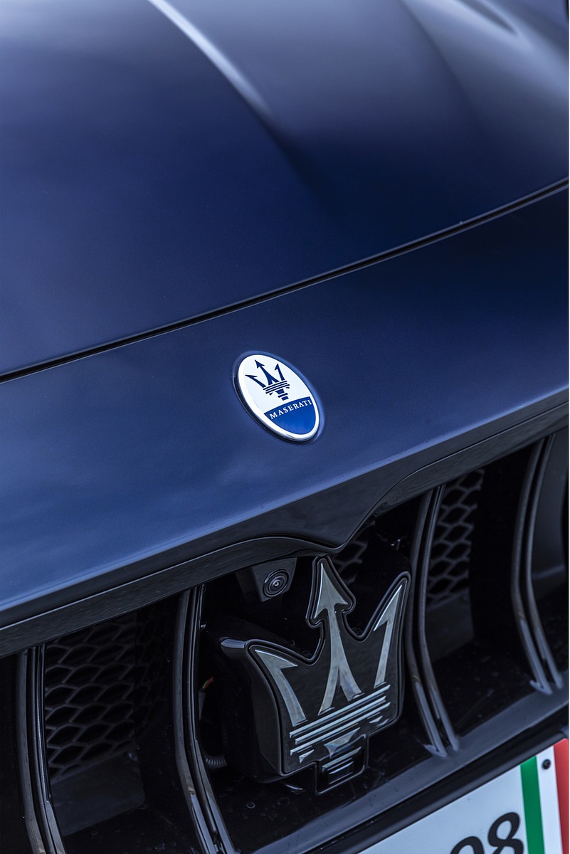 2023 Maserati Grecale Modena (Color: Blu Nobile) Badge Wallpapers #15 of 106