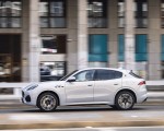 2023 Maserati Grecale Modena (Color: Grigio Cangiante) Side Wallpapers 150x120 (51)