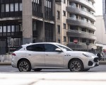 2023 Maserati Grecale Modena (Color: Grigio Cangiante) Side Wallpapers 150x120 (55)