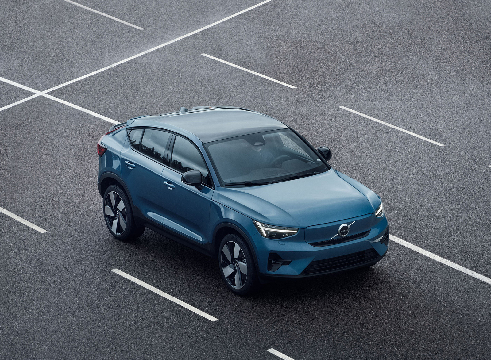 2023 Volvo XC40 Recharge (Color: Fjord Blue) Front Three-Quarter Wallpapers (3)