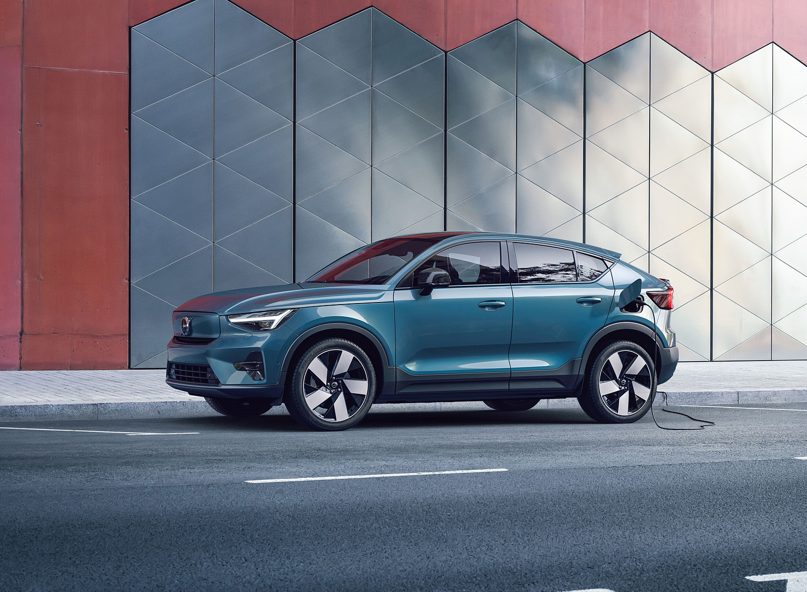 2023 Volvo XC40 Recharge (Color: Fjord Blue) Front Three-Quarter Wallpapers (2)