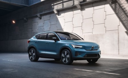 2023 Volvo XC40 Recharge (Color: Fjord Blue) Front Three-Quarter Wallpapers 450x275 (4)