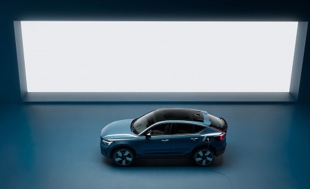2023 Volvo XC40 Recharge (Color: Fjord Blue) Top Wallpapers 450x275 (8)