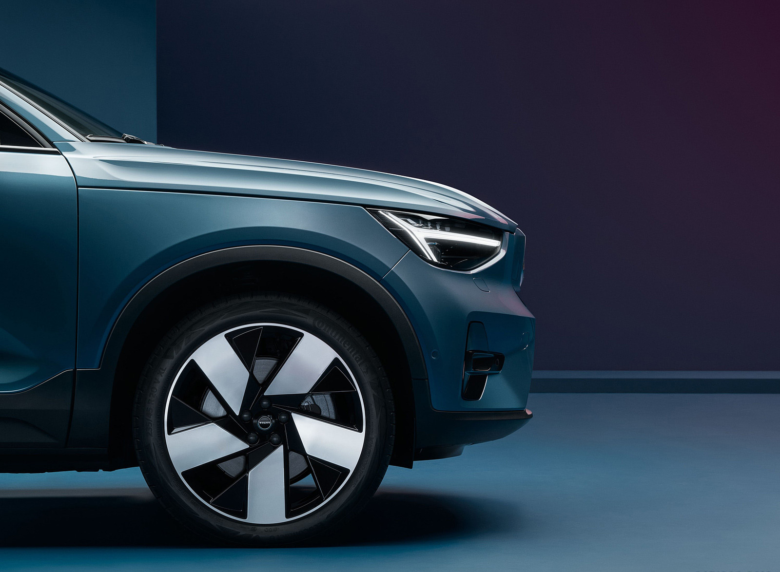 2023 Volvo XC40 Recharge (Color: Fjord Blue) Wheel Wallpapers (9)