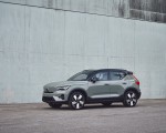 2023 Volvo XC40 Recharge Twin (Color: Sage Green) Front Three-Quarter Wallpapers 150x120 (32)