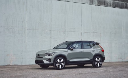 2023 Volvo XC40 Recharge Twin (Color: Sage Green) Front Three-Quarter Wallpapers 450x275 (32)