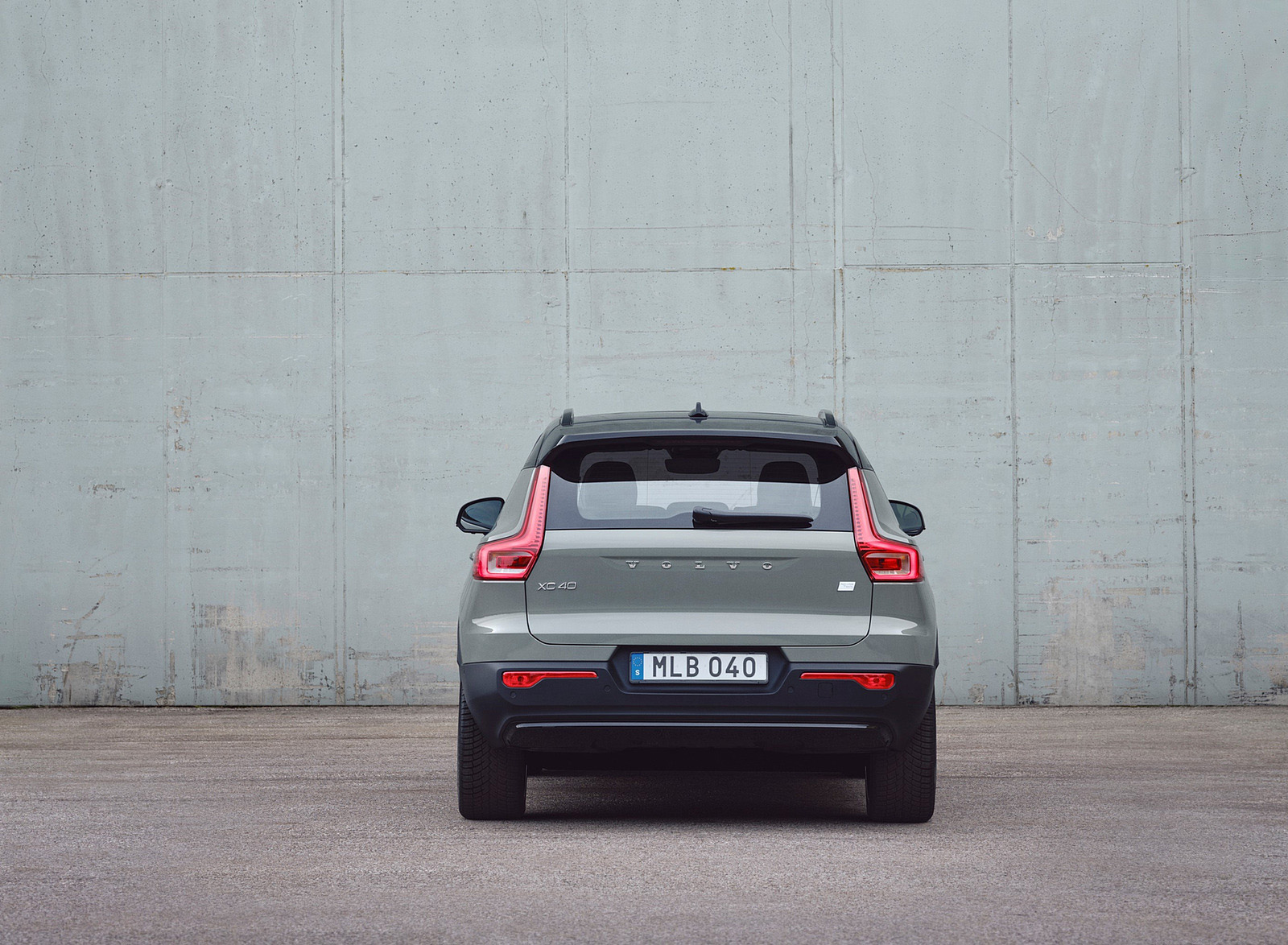 2023 Volvo XC40 Recharge Twin (Color: Sage Green) Rear Wallpapers #35 of 45