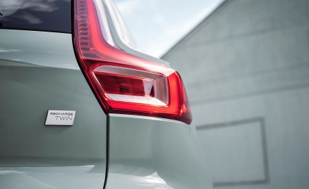 2023 Volvo XC40 Recharge Twin (Color: Sage Green) Tail Light Wallpapers 450x275 (44)