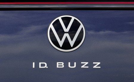 2024 Volkswagen ID. Buzz Badge Wallpapers 450x275 (165)