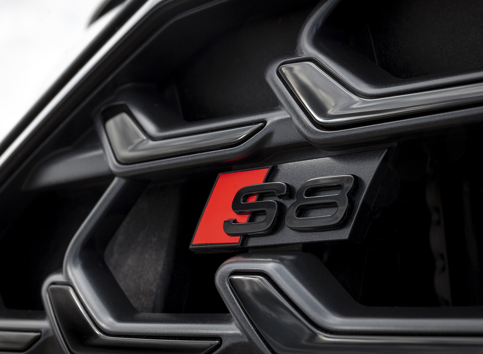 2022 Audi S8 (UK-Spec) Detail Wallpapers #27 of 68