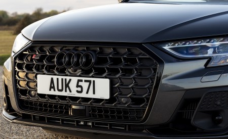 2022 Audi S8 (UK-Spec) Grille Wallpapers 450x275 (23)