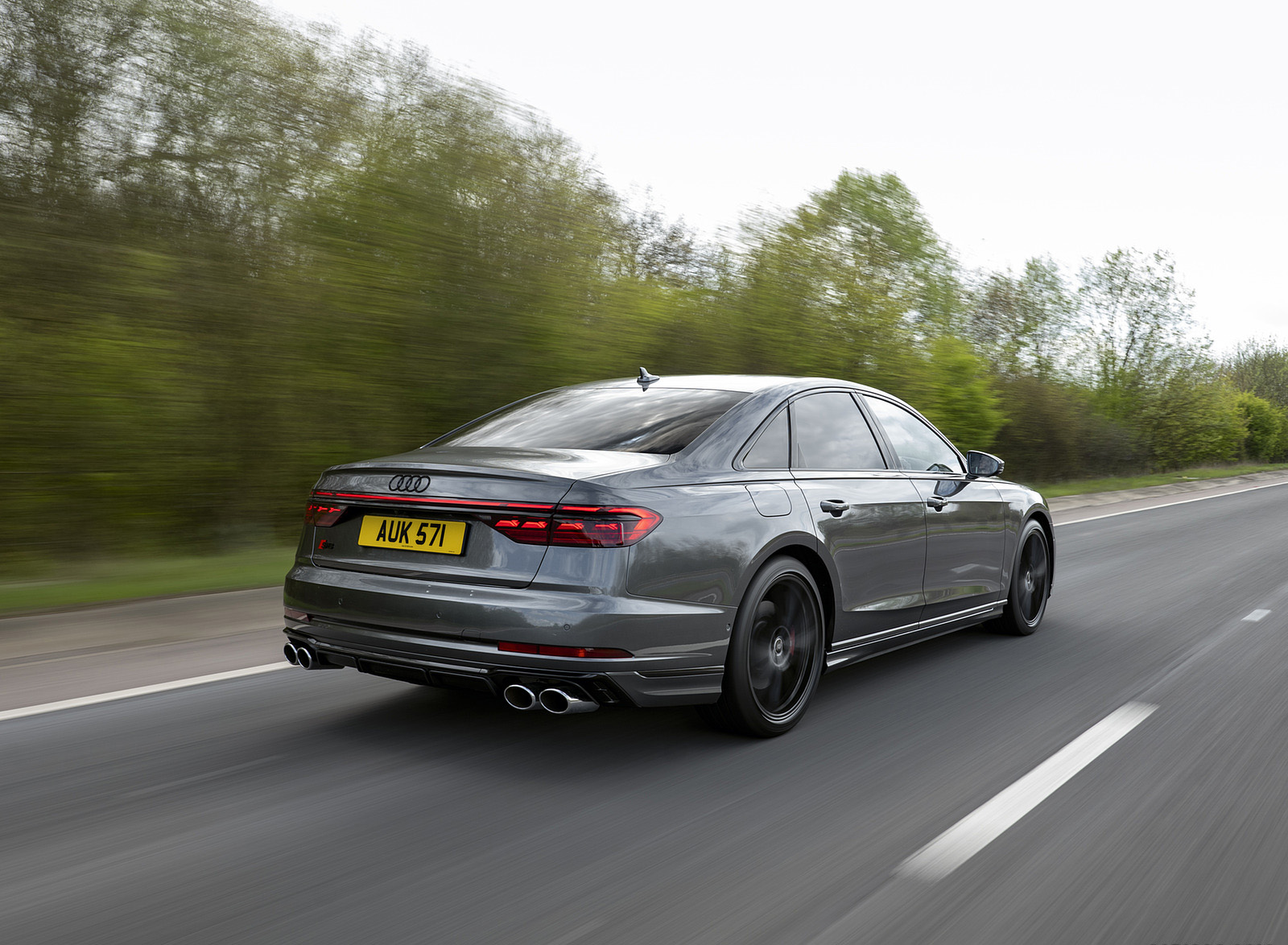 2022 Audi S8 (UK-Spec) Rear Three-Quarter Wallpapers #9 of 68