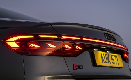 2022 Audi S8 (UK-Spec) Tail Light Wallpapers 450x275 (34)