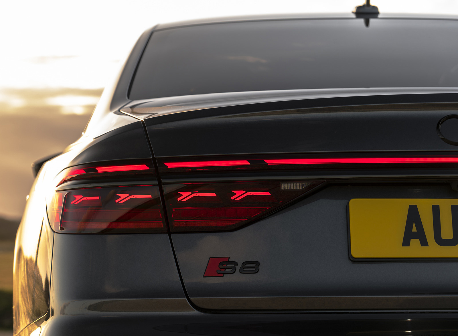2022 Audi S8 (UK-Spec) Tail Light Wallpapers #35 of 68