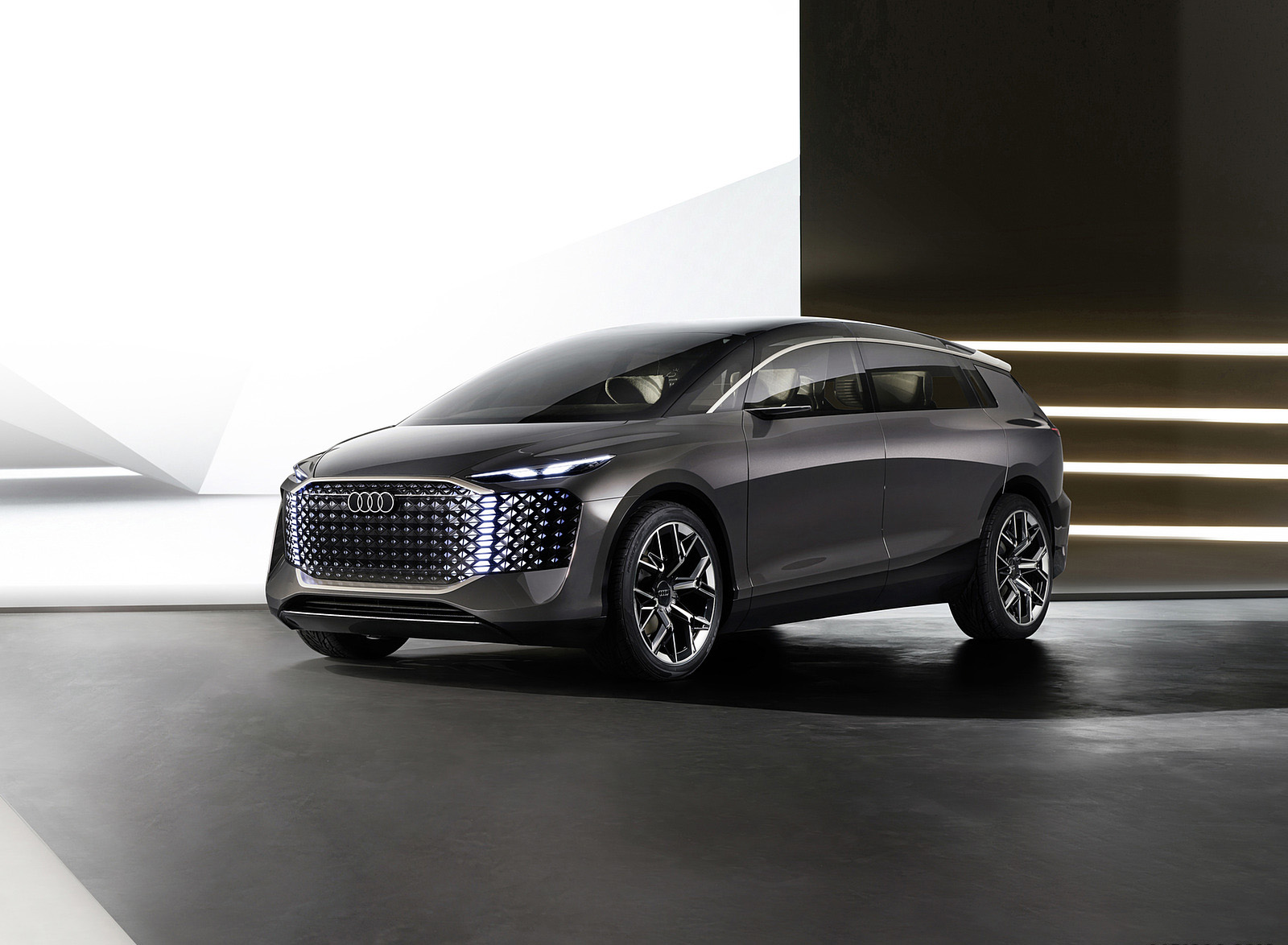 2022 Audi Urbansphere Concept (Color: Electric Slate) Front Three-Quarter Wallpapers #12 of 73