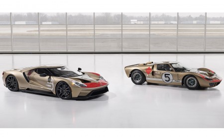2022 Ford GT Holman Moody Heritage Edition and Ford GT40 MK II Wallpapers 450x275 (11)