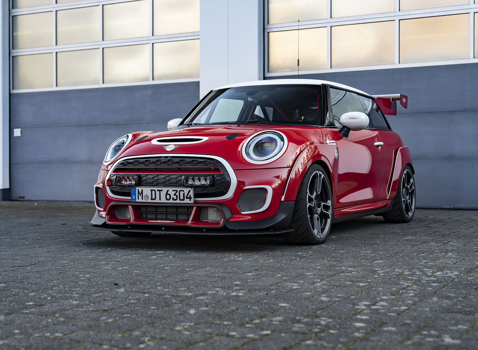 2022 MINI John Cooper Works 24h Nürburgring Front Three-Quarter Wallpapers (1)