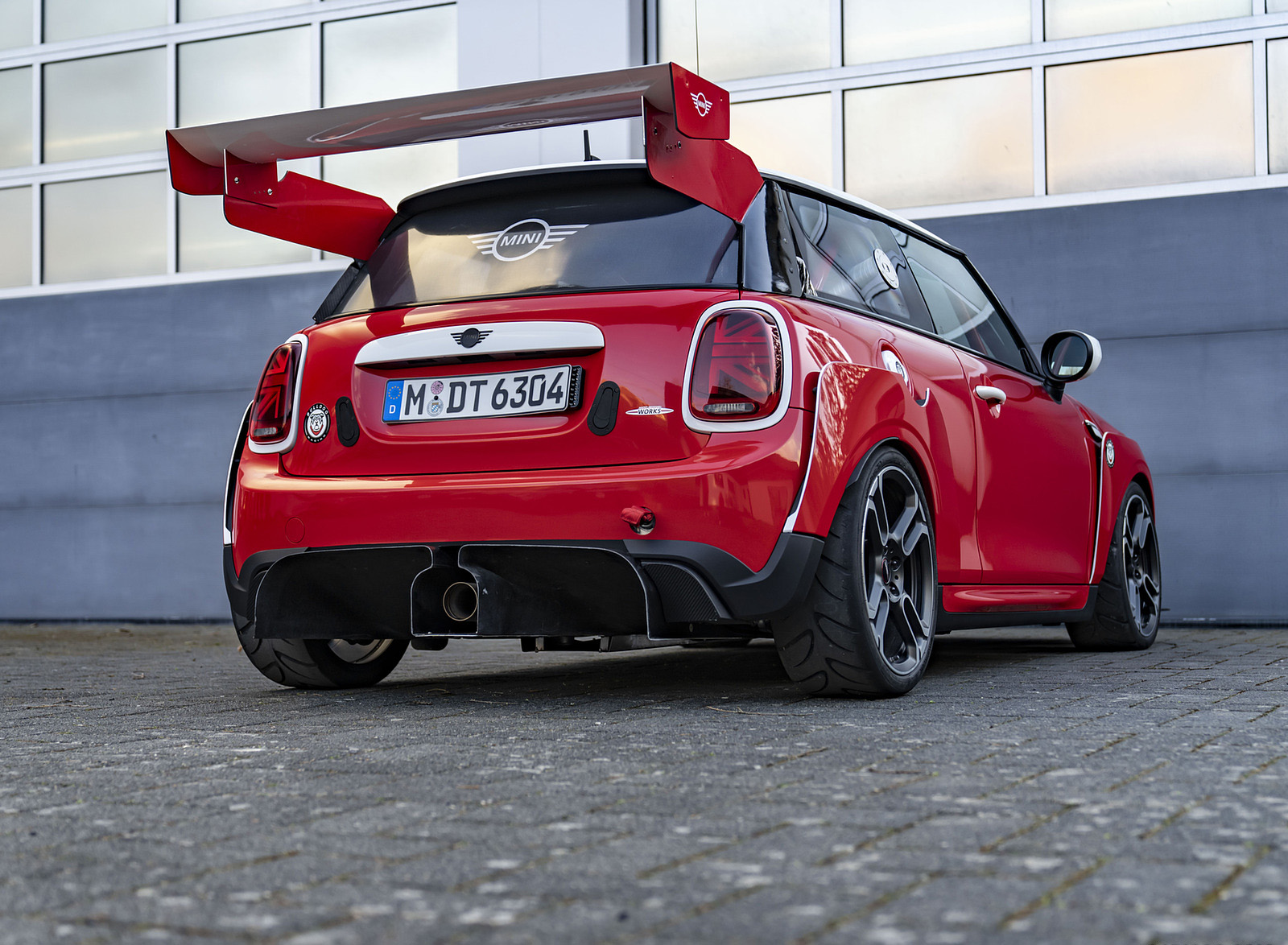 2022 MINI John Cooper Works 24h Nürburgring Rear Three-Quarter Wallpapers (8)